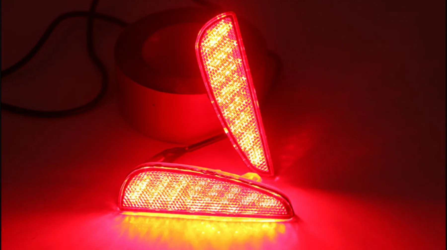 Задний бампер для автомобиля