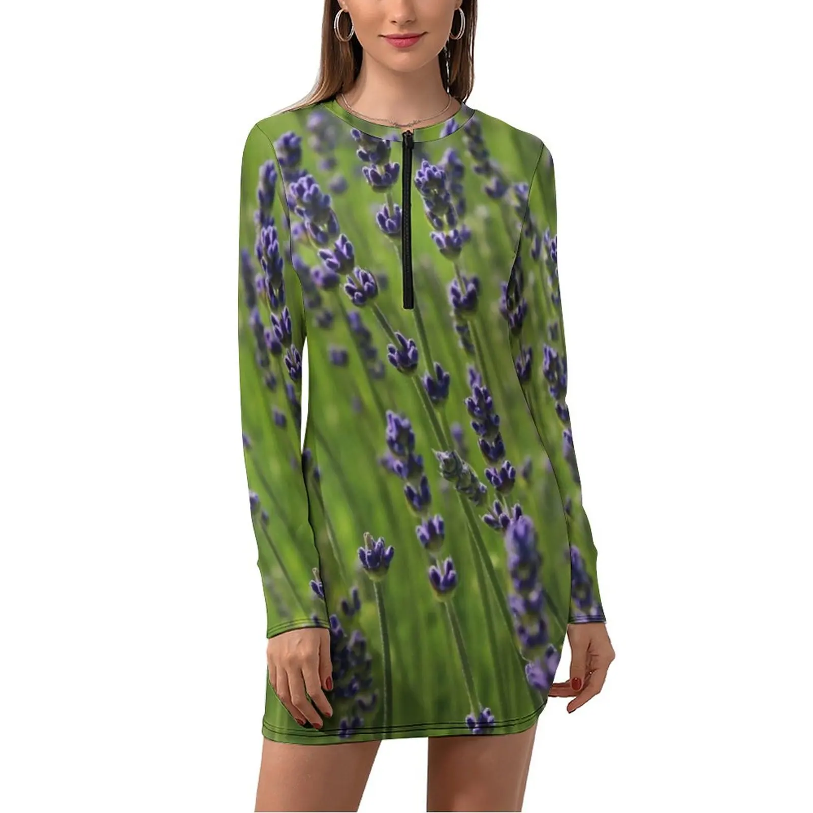 

Платье лавандового цвета с цветочным принтом и длинным рукавом