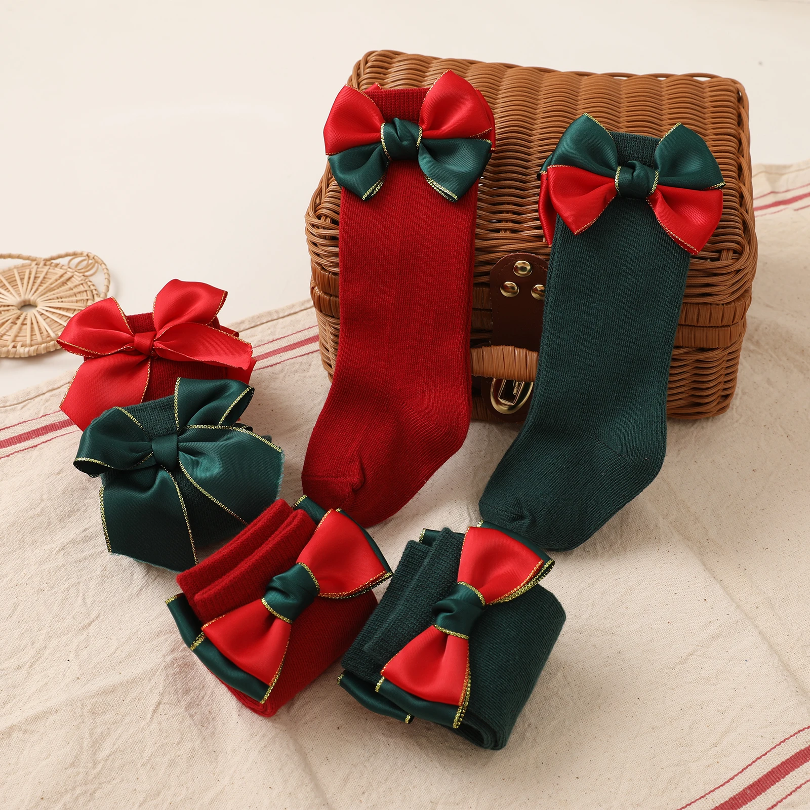 

2 Pairs Kids Christmas Socks Mid-Calf Length Socks With Bowknot Decoration For Toddlers Girls Boys 0-4 Years Skin-Friendly