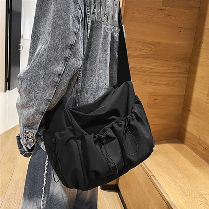 

Large Capacity Solid Shoulder Bags Nylon Big Messenger Bags Unisex Leisure Travle Bags Fashion Package Bag