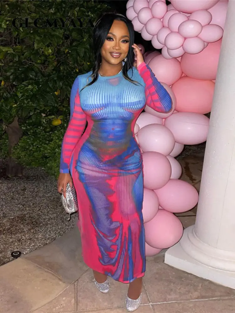 

Женское платье-макси с длинным рукавом и круглым вырезом