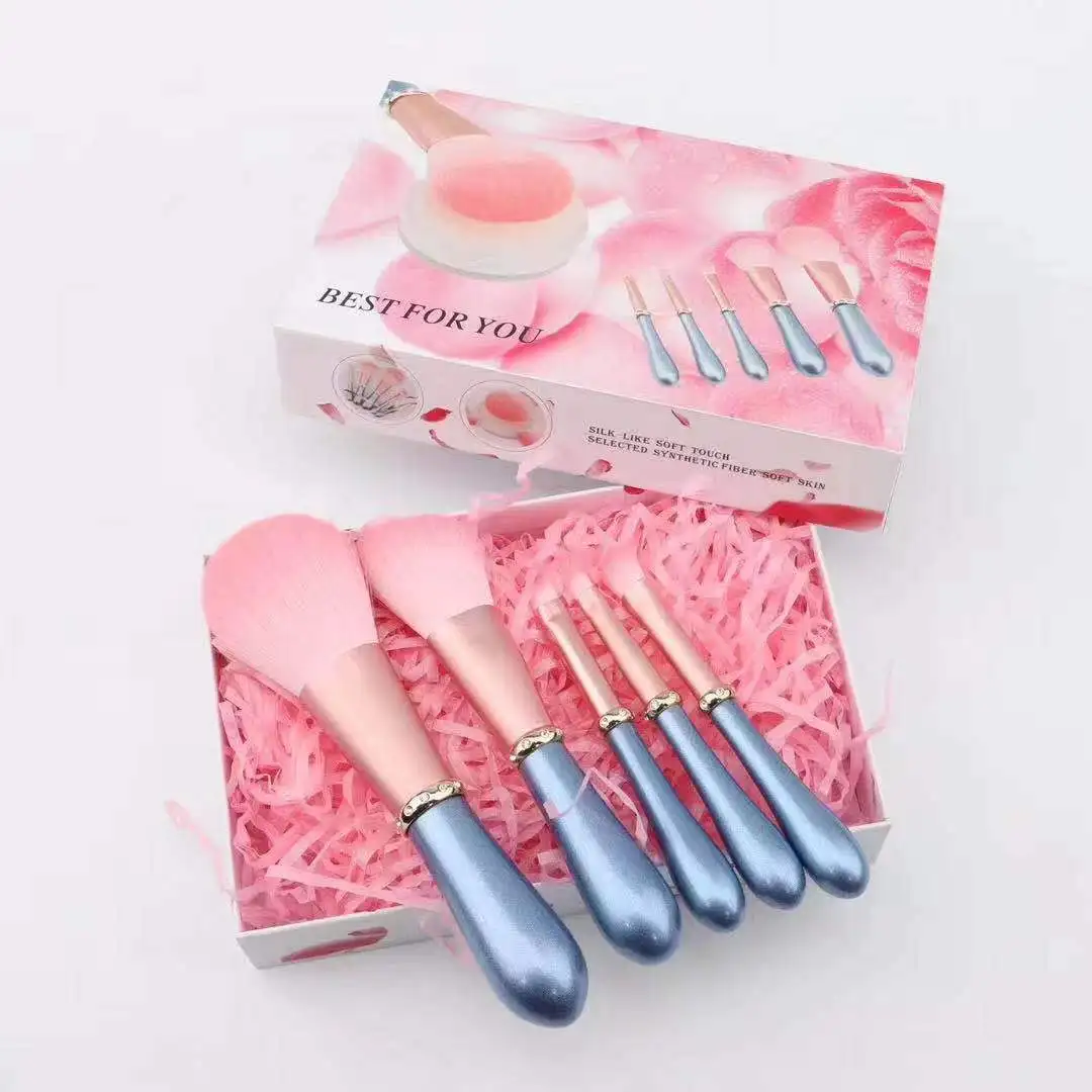 Набор кистей для макияжа с деревянной ручкой и 5 инкрустированными бриллиантами |