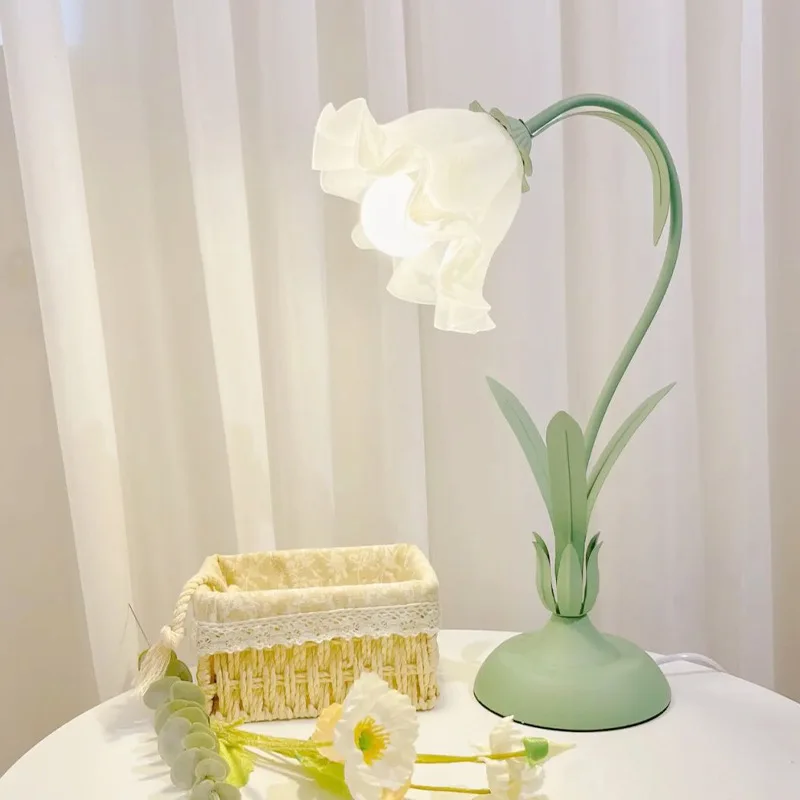 

Европейский стиль прикроватный Романтический Теплый и элегантный свадебный декор в форме цветка настольная лампа для спальни