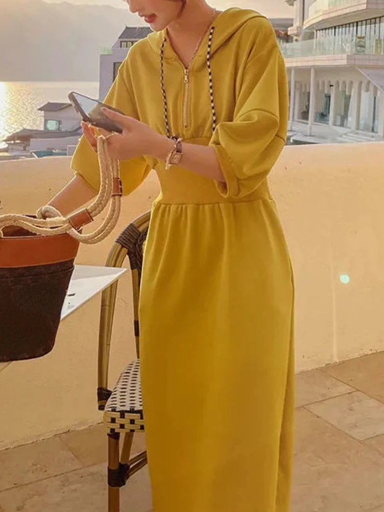 Корейское облегающее платье до середины икры с капюшоном женские повседневные