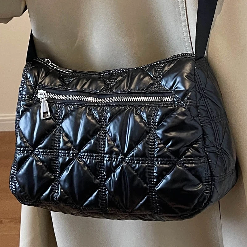 

2024 Female Pleated Black Handbag Winter Thick Women's Medium Aesthetic Crossbody Bag Elegant Quilted Ladies Retro Shoulder Bags