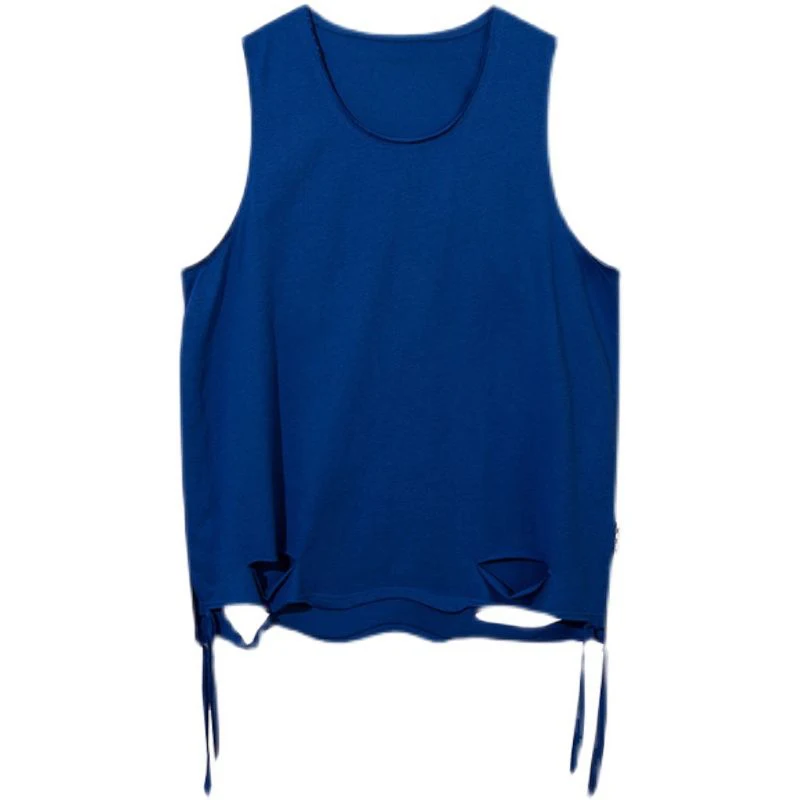 Рисунок 4 - Летняя тонкая мужская жилетка с дырками