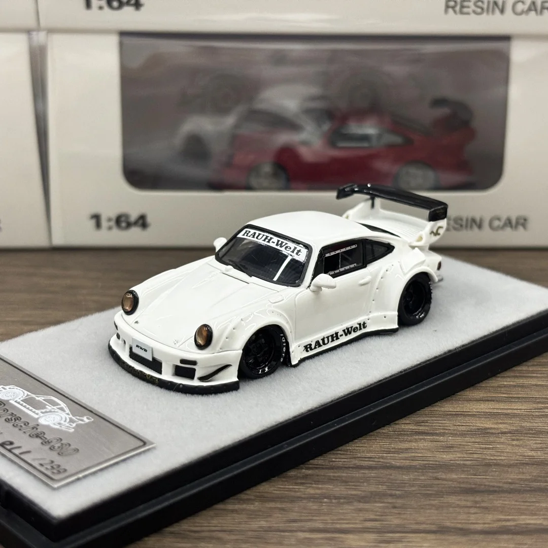 Фото QIDIAN МОДЕЛЬ 1:64 RWB930 Четырехцветная модель автомобиля из смолы в 2025 году №2