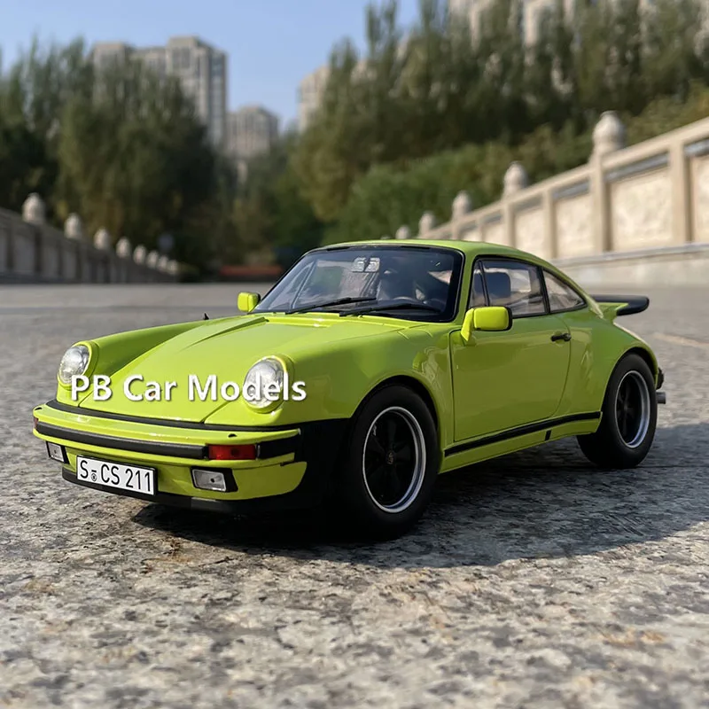 

Модель автомобиля из сплава NOREV 1/18 turbo 3,0 1976 + маленький подарок