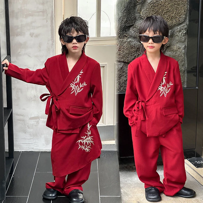 Костюм для мальчиков осенний красный бамбуковый комплект с вышивкой в виде