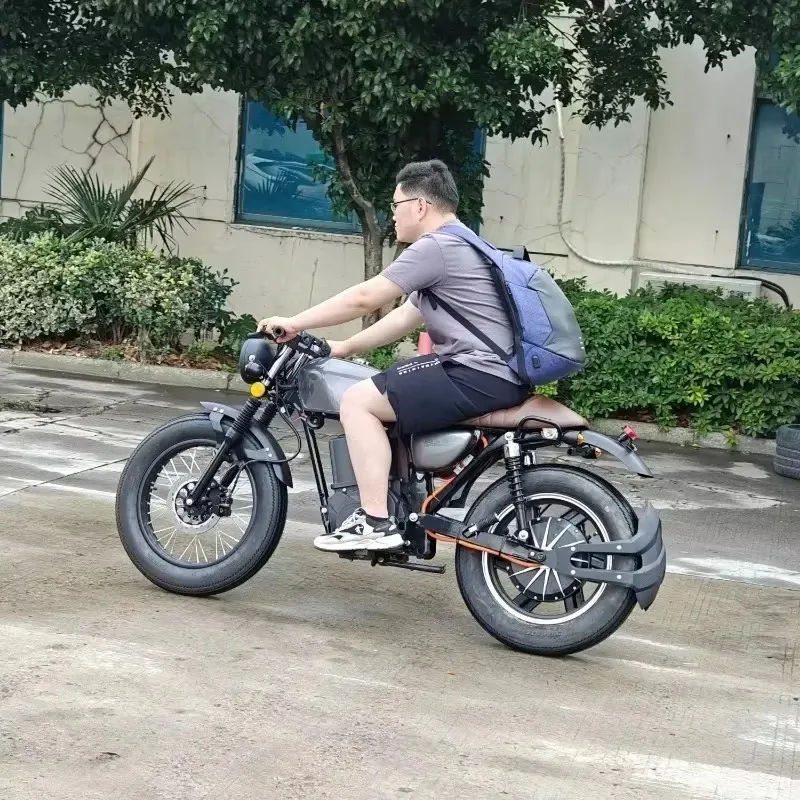 Фото Электрический мотоцикл CG 125 в винтажном стиле с двигателем 5000 Вт, литиевой батареей 50 Ач и дисковыми тормозами №3