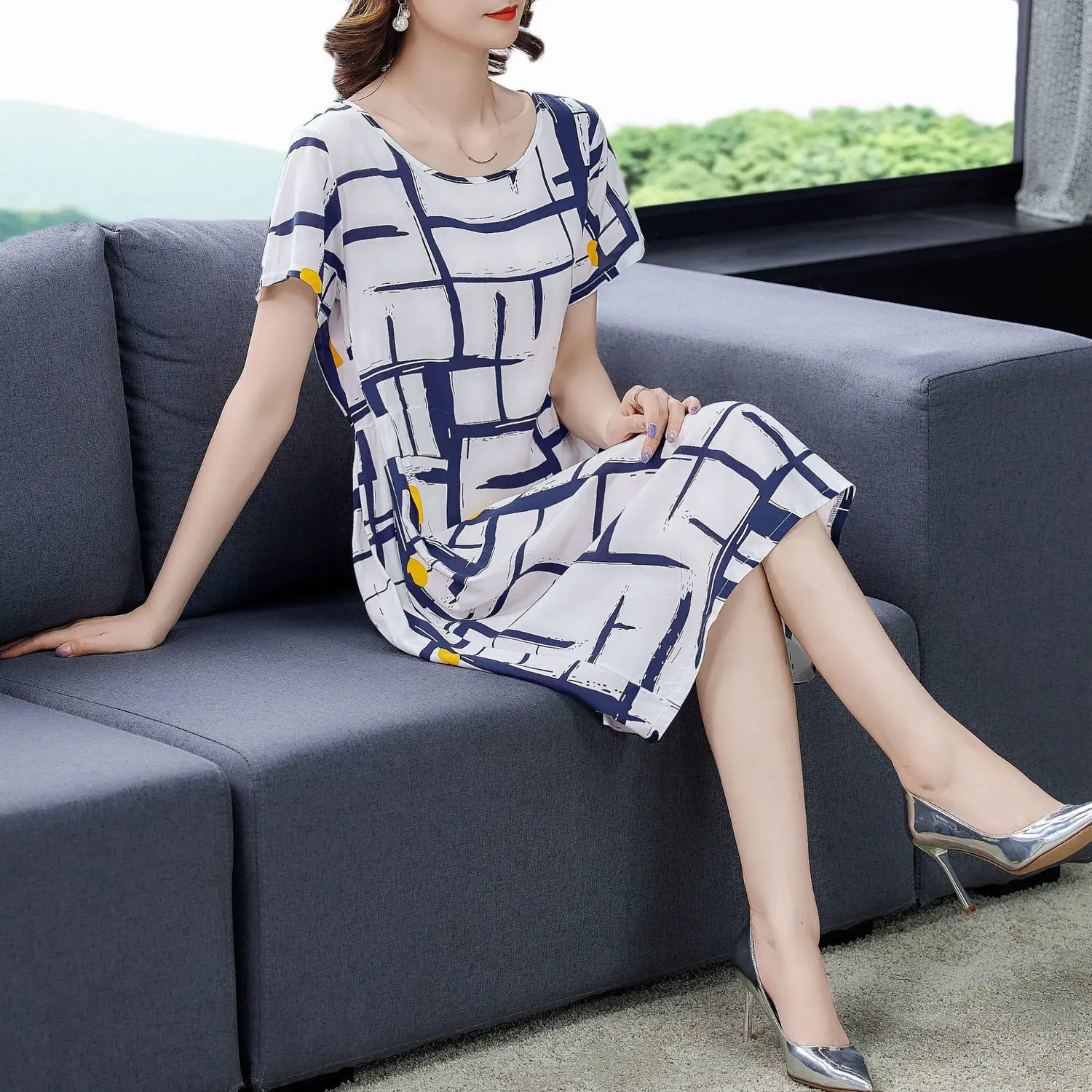 Платье женское средней длины с коротким рукавом шикарный Свободный пуловер