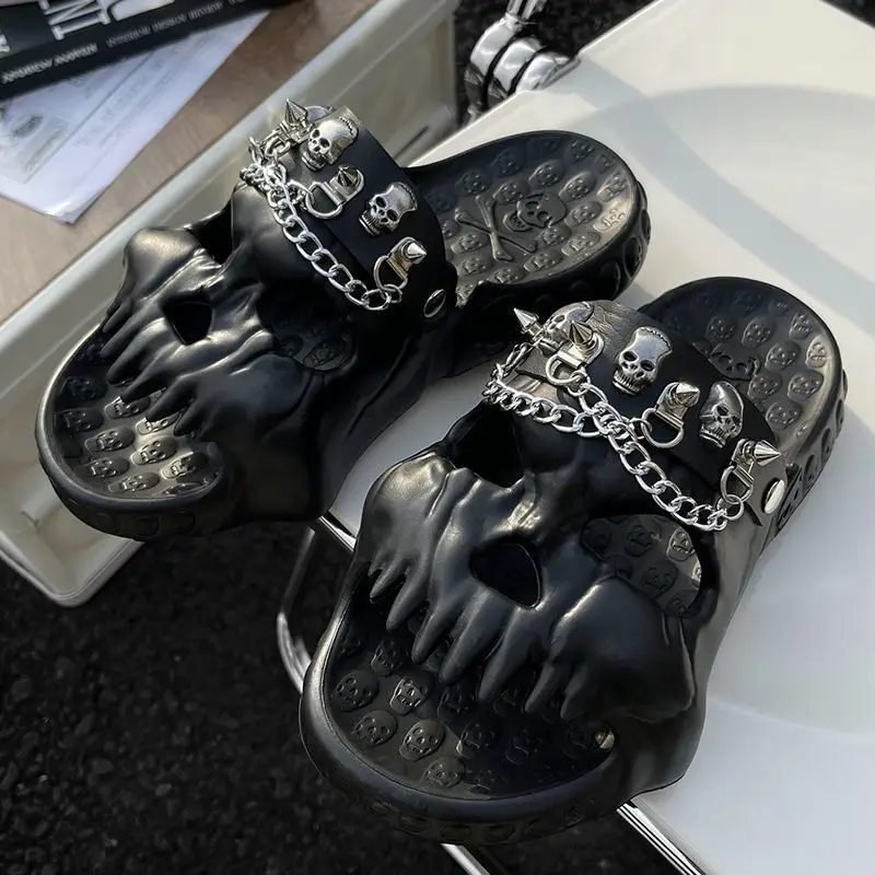 Men Slippers New Personalized Studded Chain Decoration Skull Design Shoes Summer Outdoor Novelty Slides Thick Sole Male Sandals