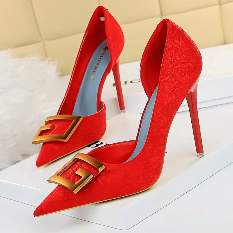 

Shoes Red Green Black Woman Pumps Metal Square Buckle Women Heels Sexy Banquet Shoes Pointed Toe Stiletto Plus Size 43