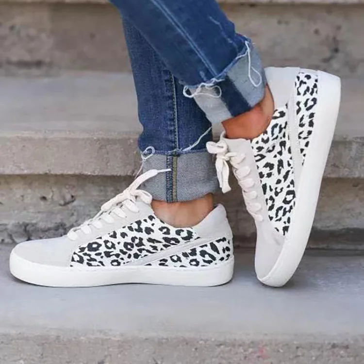 

2022 Women Spring Canvas Shoes New Light Slip on Flat Ladies Casual Shoes Woman Loafers White Sneakers Leopard Flats Plus Size