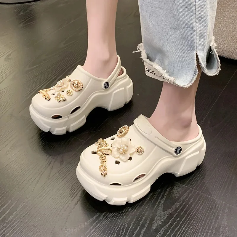 

Fashion Charms Clog Shoes High Quality Summer Sandals for Girls Outdoor Women Slippers Thick Sole 2023 High Heels