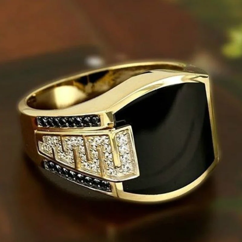 

Fashion Metal Gold Inlaid Black Stone Zircon Punk Ring Classic Men's Ring Luxury Jewelry for Men's Engagement Wedding