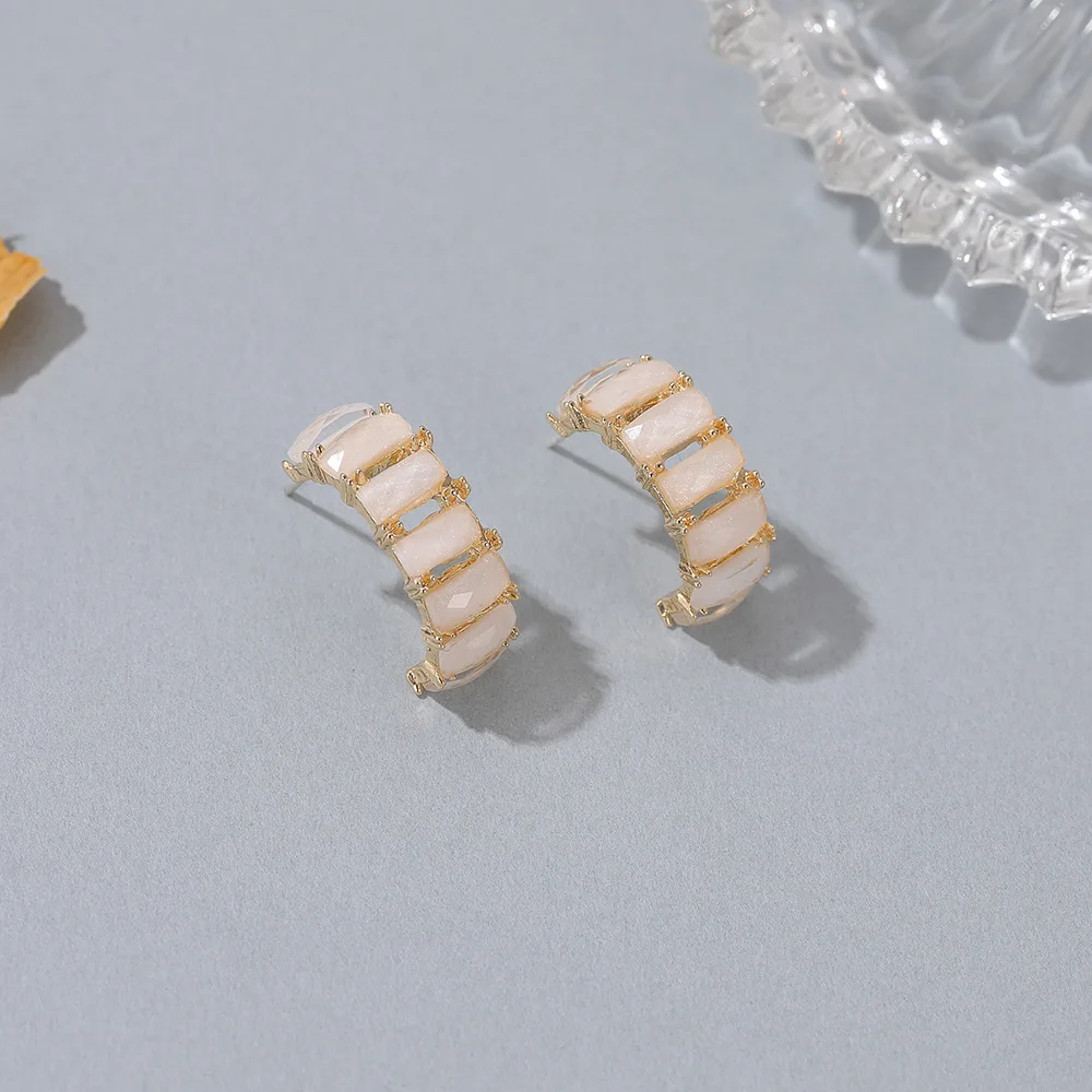 

C-shaped Earrings Korean Creative Opal Stud Earrings For Women Earing Jewelry White Stone Earings Noble Celebrity Earring