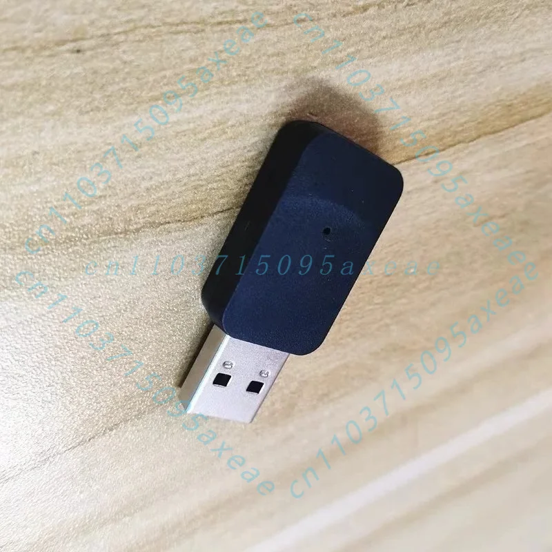 Фото Беспроводной USB-приемник (донгл) для игровой гарнитуры HyperX Cloud Alpha, адаптер аудиосигнала №3