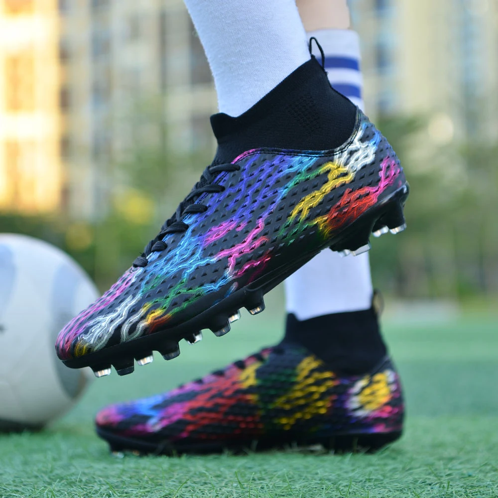 Футбольные бутсы высокого качества с высоким берцем и длинными ногтями