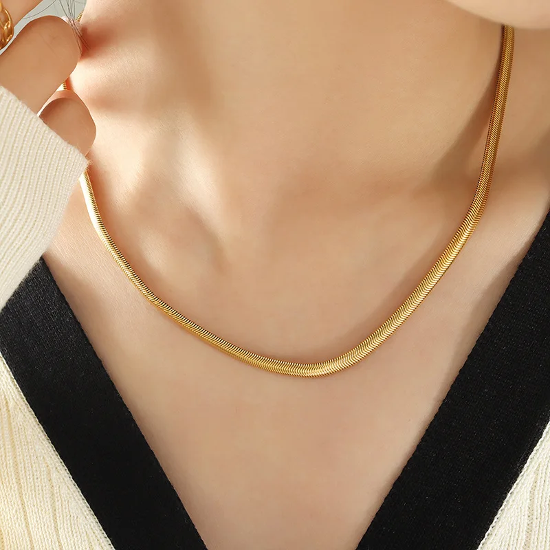 

Soft Snake Bone Chain Metal Texture Splice Necklace For Women
