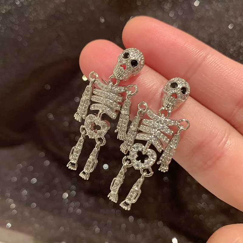 

Skull Skeleton Earrings Hollowed Out Personality Exaggerated Creativity S925 Silver Needle Halloween Long Love Skull Earrings