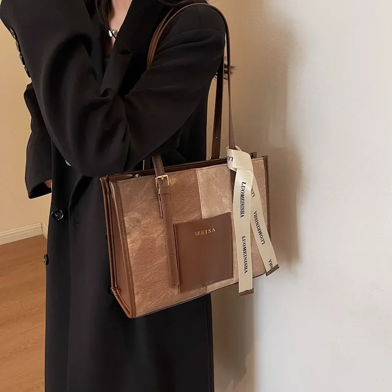 

Women's Bag: Commuting with Large Capacity Bags for Women Trend 2023 New Tote Bag, Leisure Time Designer Shopping Shoulder Bags