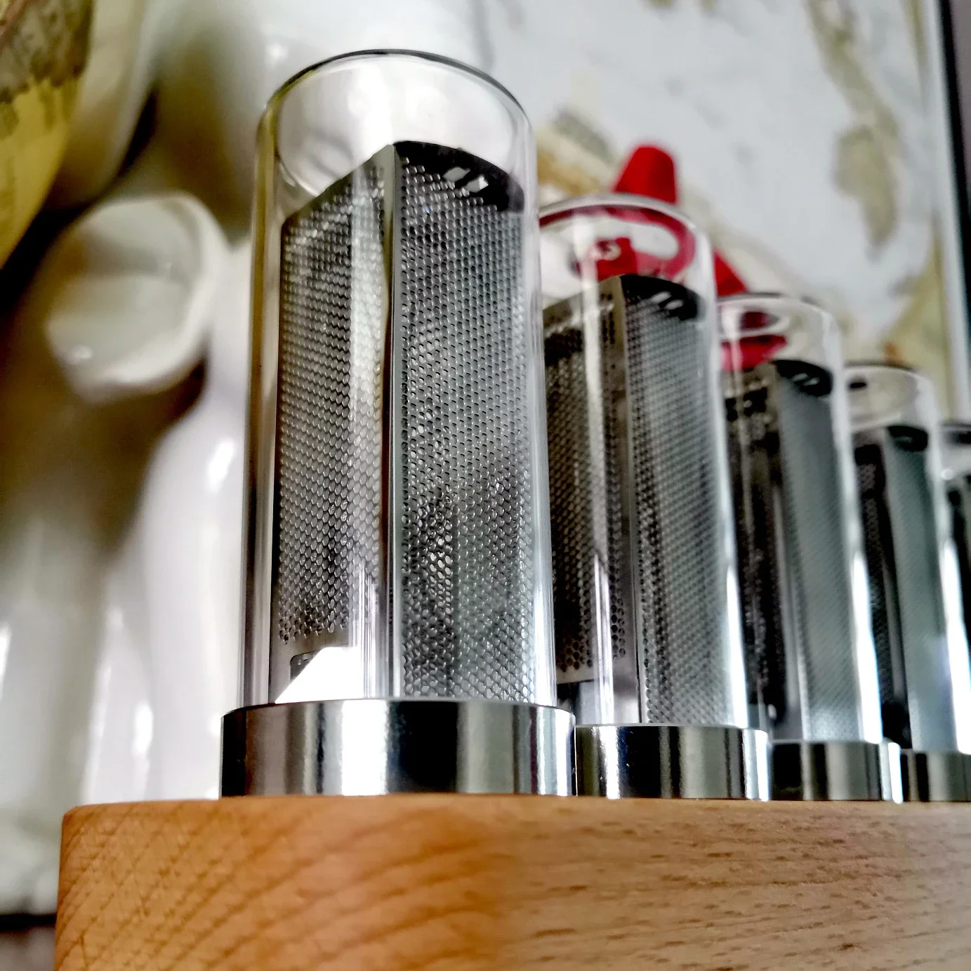 

Настольные часы Nixie Tube из бамбука и дерева
