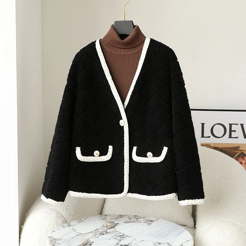 

2023Real fur,2 autumn and winter elegance New Short Fur Pellet Sheep Fleece V-neck Coat Women's Lamb Fur One Piece Coat