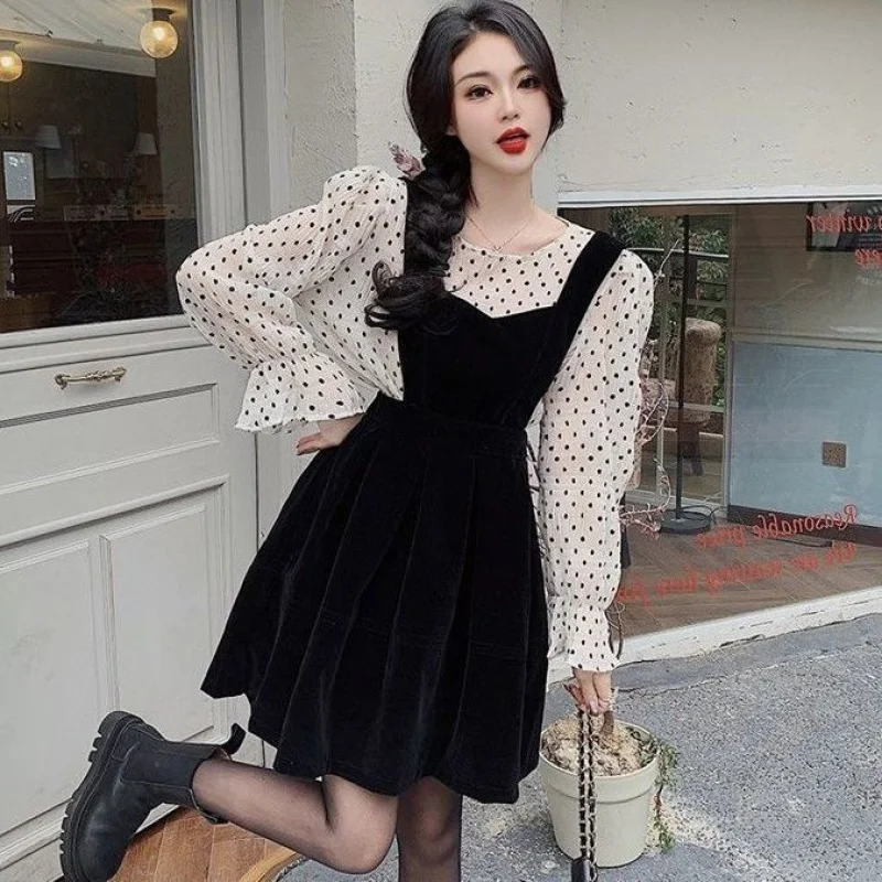 

Two-Piece Suit Polka-Dot Top Stitching Design Waist-Tight Slimmer