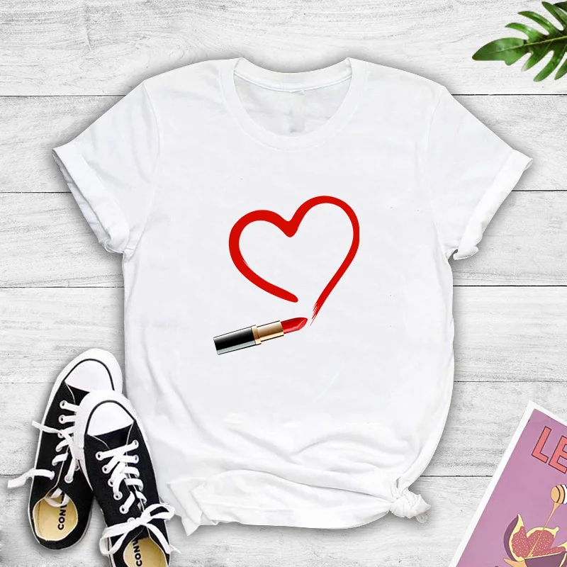 

Lipstick painted T-shirt with Love Print white