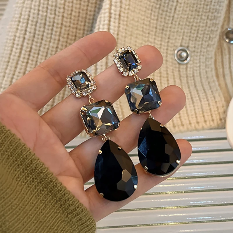 

Retro Black Square Drop Rhinestone Exaggerated Stud Earring for Women Valentine Day Gift Korean Fashion Jewelry Accessories 2022
