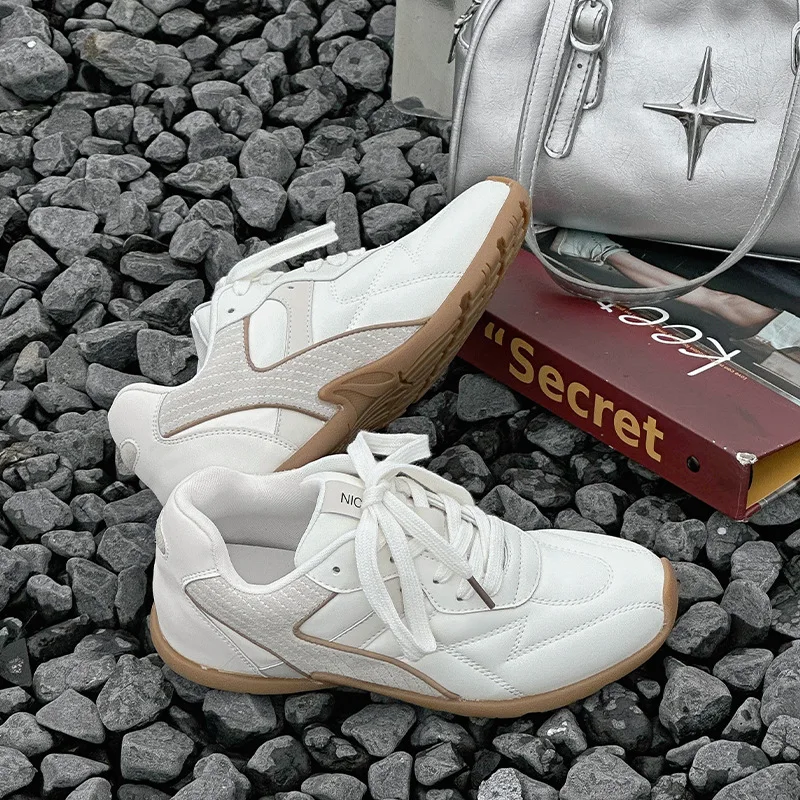 Кроссовки женские спортивные на шнуровке удобная повседневная обувь плоской