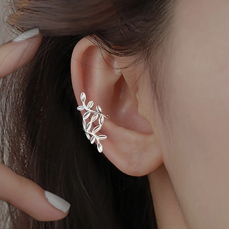 Женские серьги-клипсы в виде листьев серебристого цвета 1 шт.