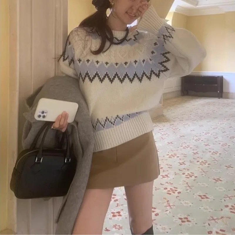 Женский жаккардовый свитер в стиле Харадзюку яркий мягкий контрастный с круглым