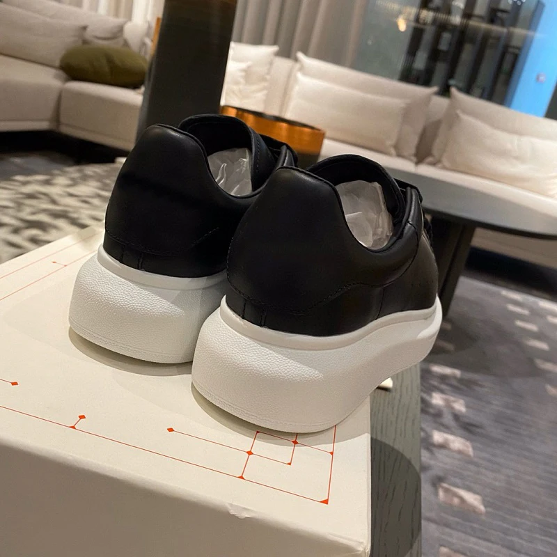 Высококачественные маленькие белые туфли мужская обувь толстая подошва внутри