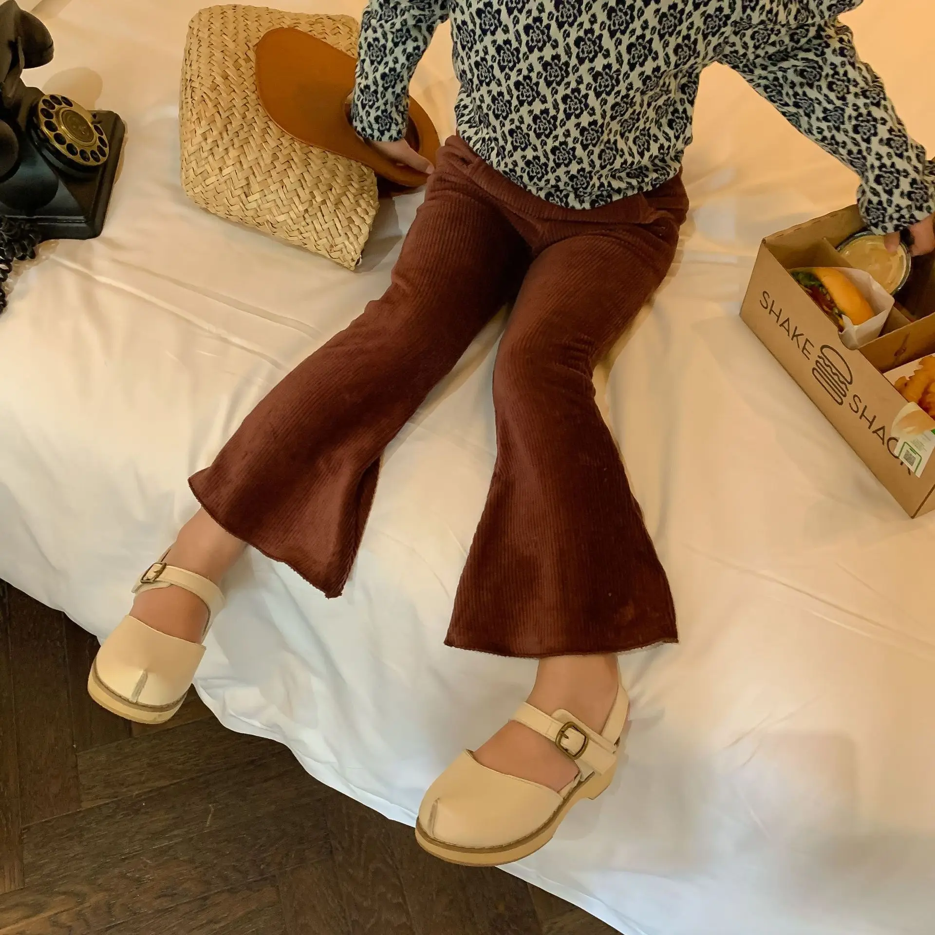 

Детские вельветовые брюки с эластичным поясом, на весну/осень