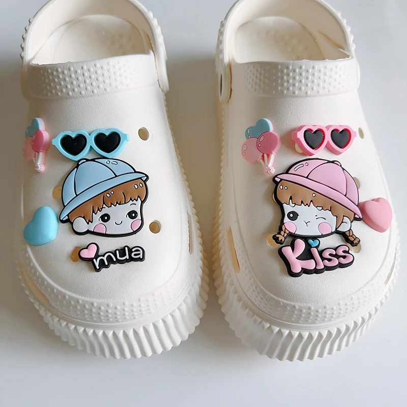 

Cute PVC Boys And Girls Hearts Charms For Shoes Vintage DIY Pink Balloon Kiss Letter Shoe Clogs Decoration Valentine's Day Gifts