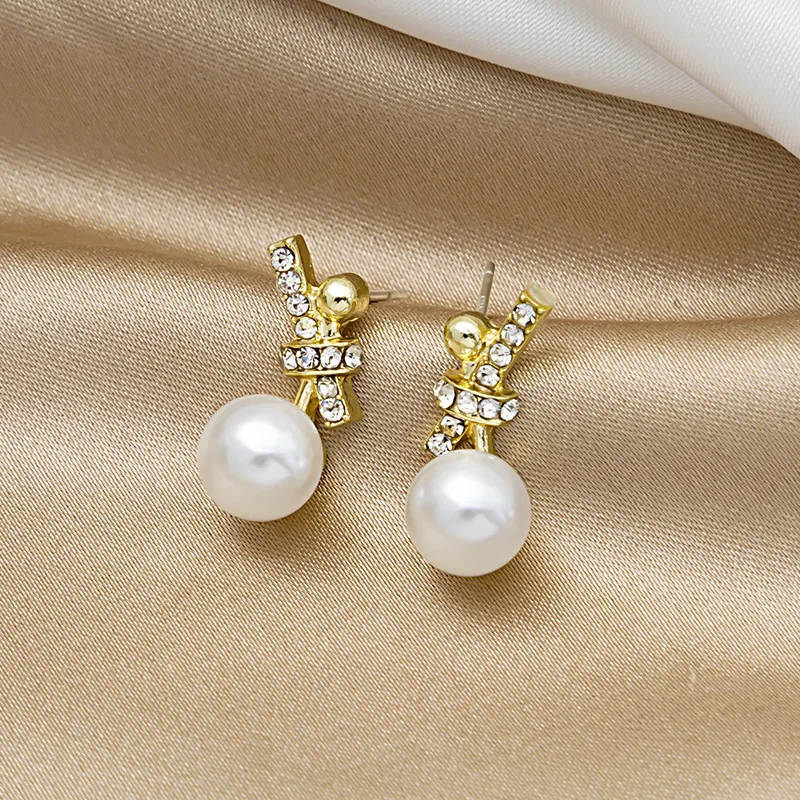 

VSnow Fashion Imitation Pearl Bowknot Rhinestone Dangle Earrings for Women Asymmetric Gold Alloy Earrings Jewelry Pendientes