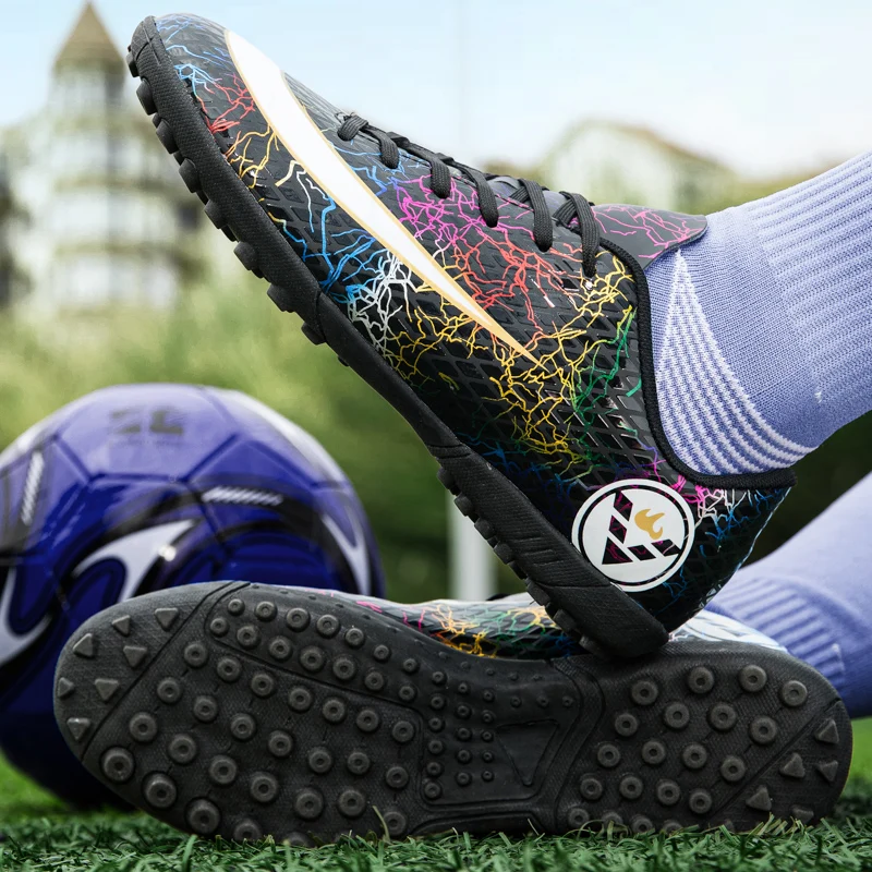 New Children's Boys And Girls  Non-slip Breathable Shock Absorption Microfiber Surface Low-top Football Shoes Size 32—45