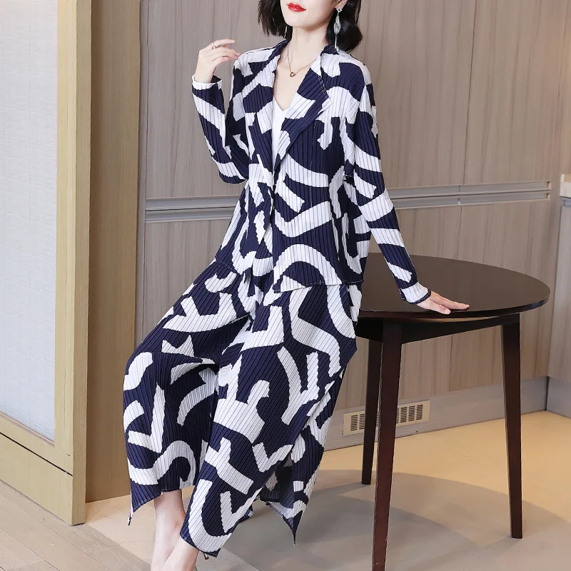 

Женский элегантный плиссированный костюм миаке, повседневный комплект из двух предметов, весна, нишевой дизайн, женский модный костюм