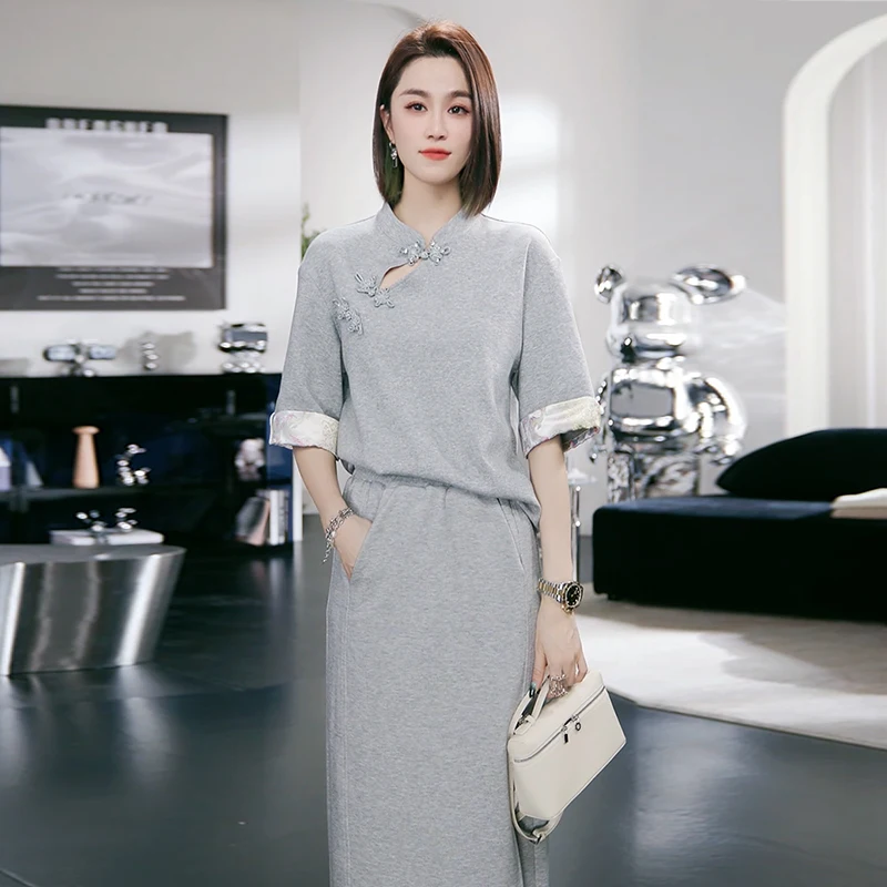 Женский комплект из двух предметов футболка с воротником-стойкой коротким