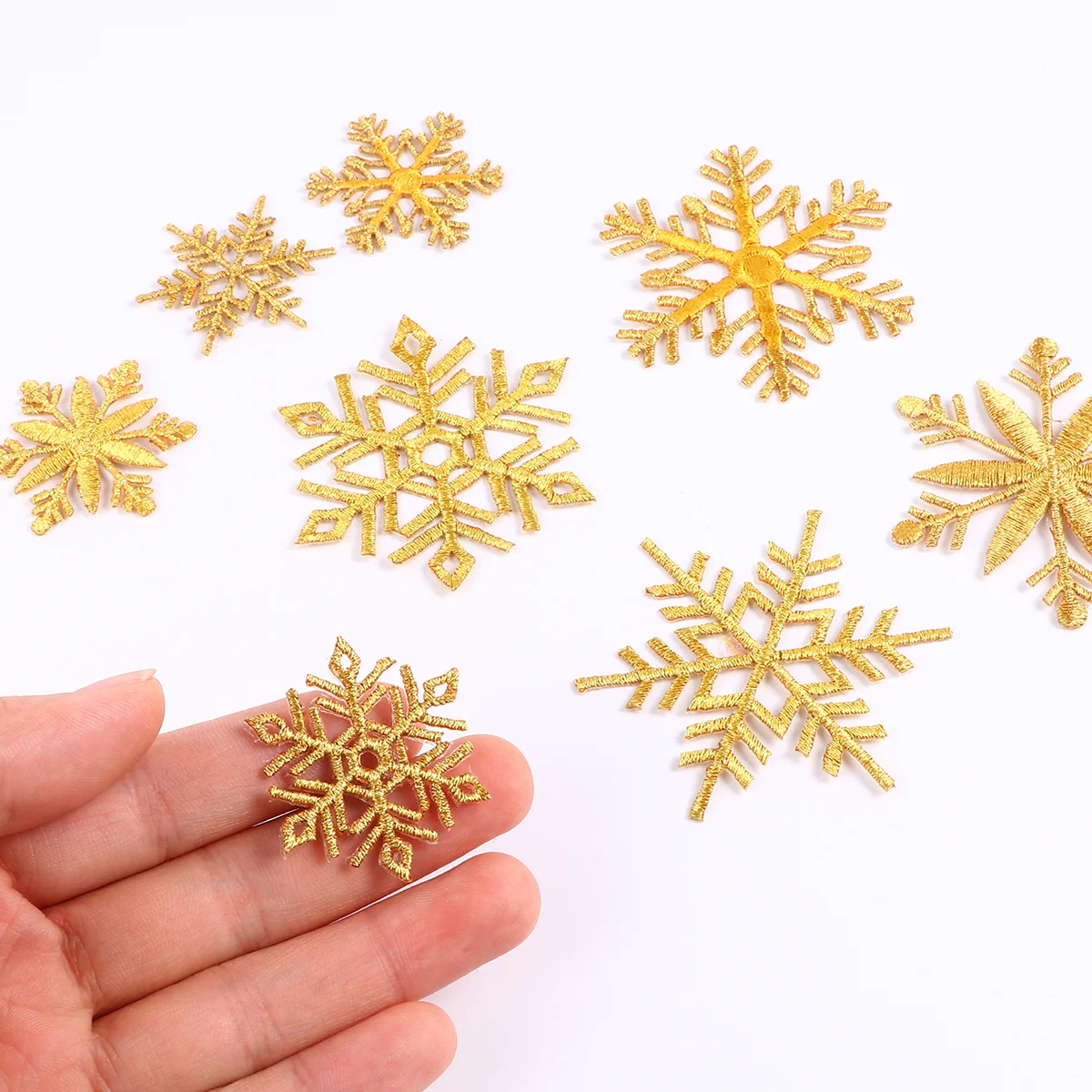 

Applique Christmas Snowflakepatch Iron Decorative Cloth Sew Appliques Embroidered Sewing Badges Embroidery Jacketsstickers