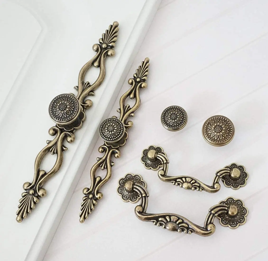 

Vintage Furniture Handles Hardware Antique Bronze Kitchen Cabinet Drop Pulls Handle Antique Brass BackPlate Cupboard Door Knobs