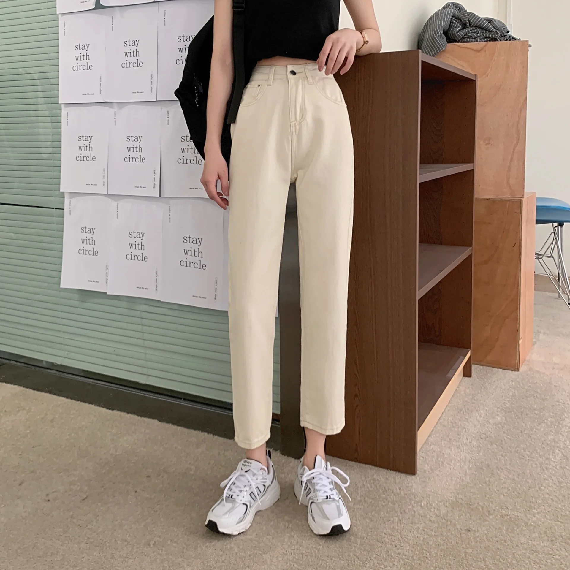 YUDX Women Harem Jeans Pants Fashion High Waist Loose White Denim Jeans Female Buttons Trousers Spring 2023 Streetwear