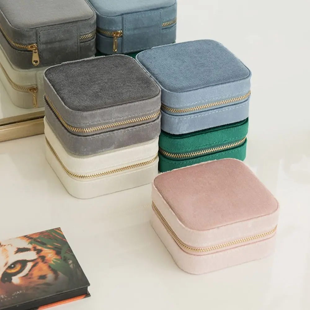 

Органайзер для ювелирных украшений с зеркалом и держателем для колец