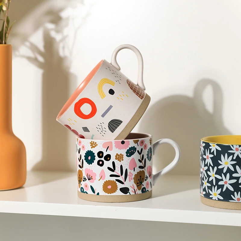 

Японские керамические кофейные кружки с цветочным принтом, чашка для воды и молока, 400 мл, чашки для завтрака с молоком большой емкости, круж...