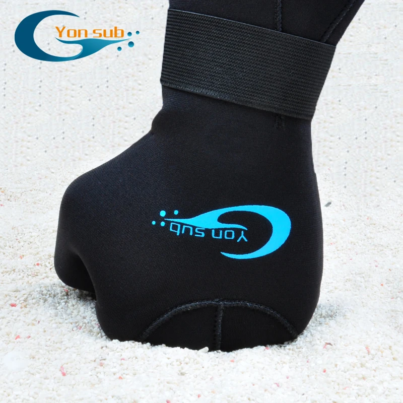 

Premium Diving Gloves 3mm Neoprene With Velcro Straps For Men's Diving Spearfishing Gloves. Scuba Diving