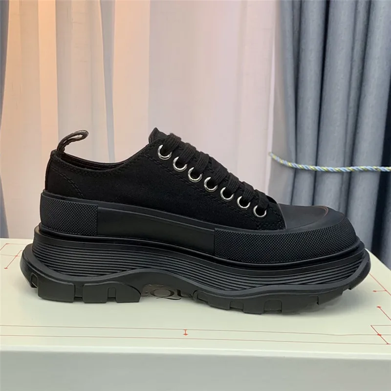 Luxury Brand Designer Women Small White Shoes Classic Fashion Canvas Flat Shoes Comfortable Sheepskin Soft Soled Walking Shoes