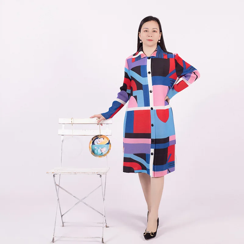 

Однобортное плиссированное платье-кардиган с геометрическим принтом, лацканами и длинными рукавами, 2023