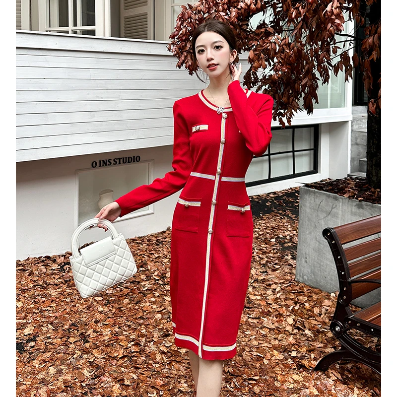 Элегантное женское трикотажное платье с круглым вырезом и длинным рукавом на